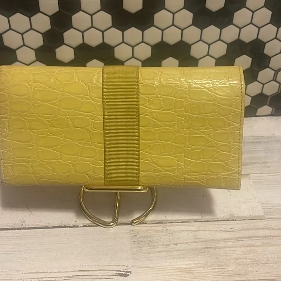 GUC Ferragamo Yellow Long leather wallet - Picture 2 of 7
